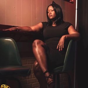 Meet your Posher, Dakeia